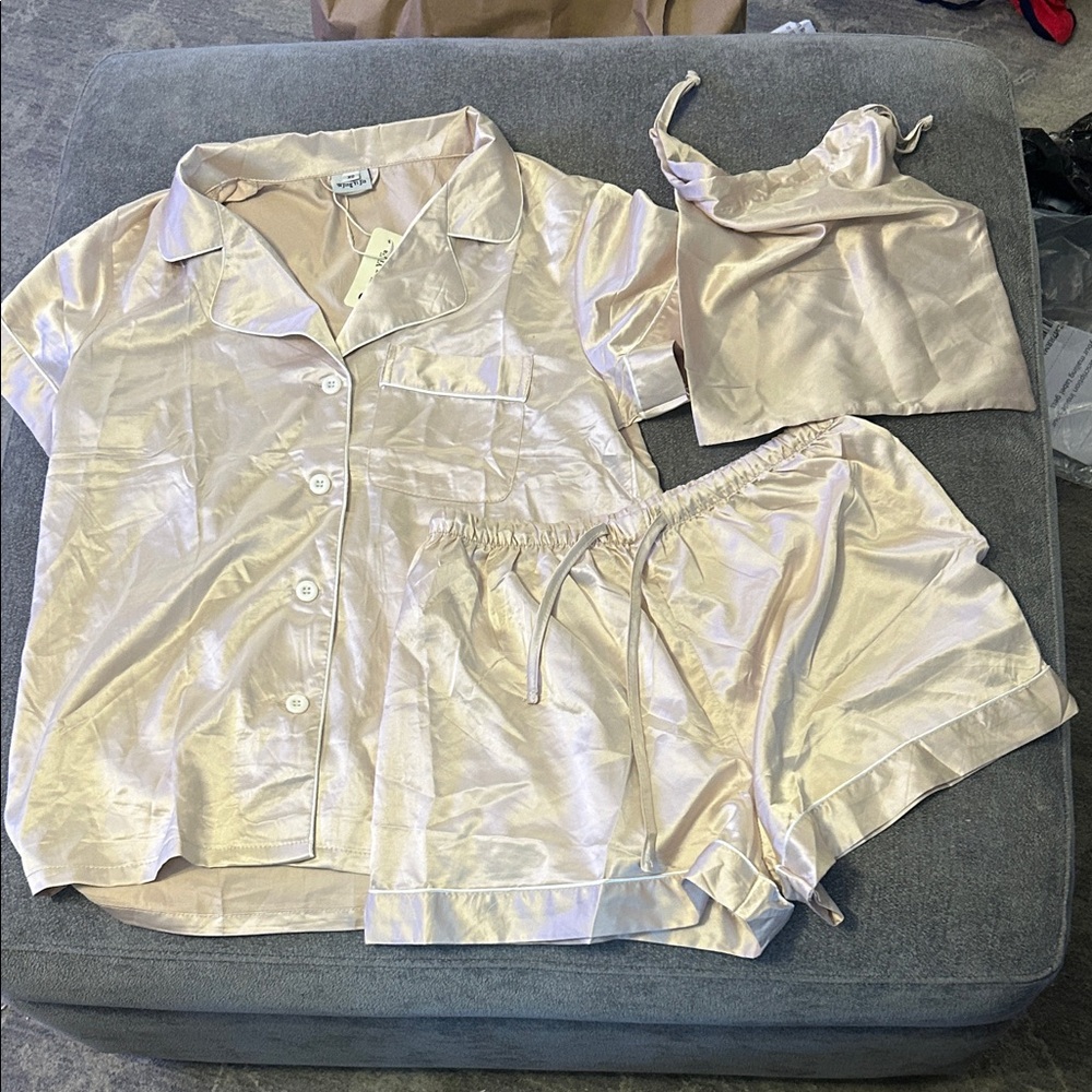 Elegant Women's Satin Pajama Set in Cream